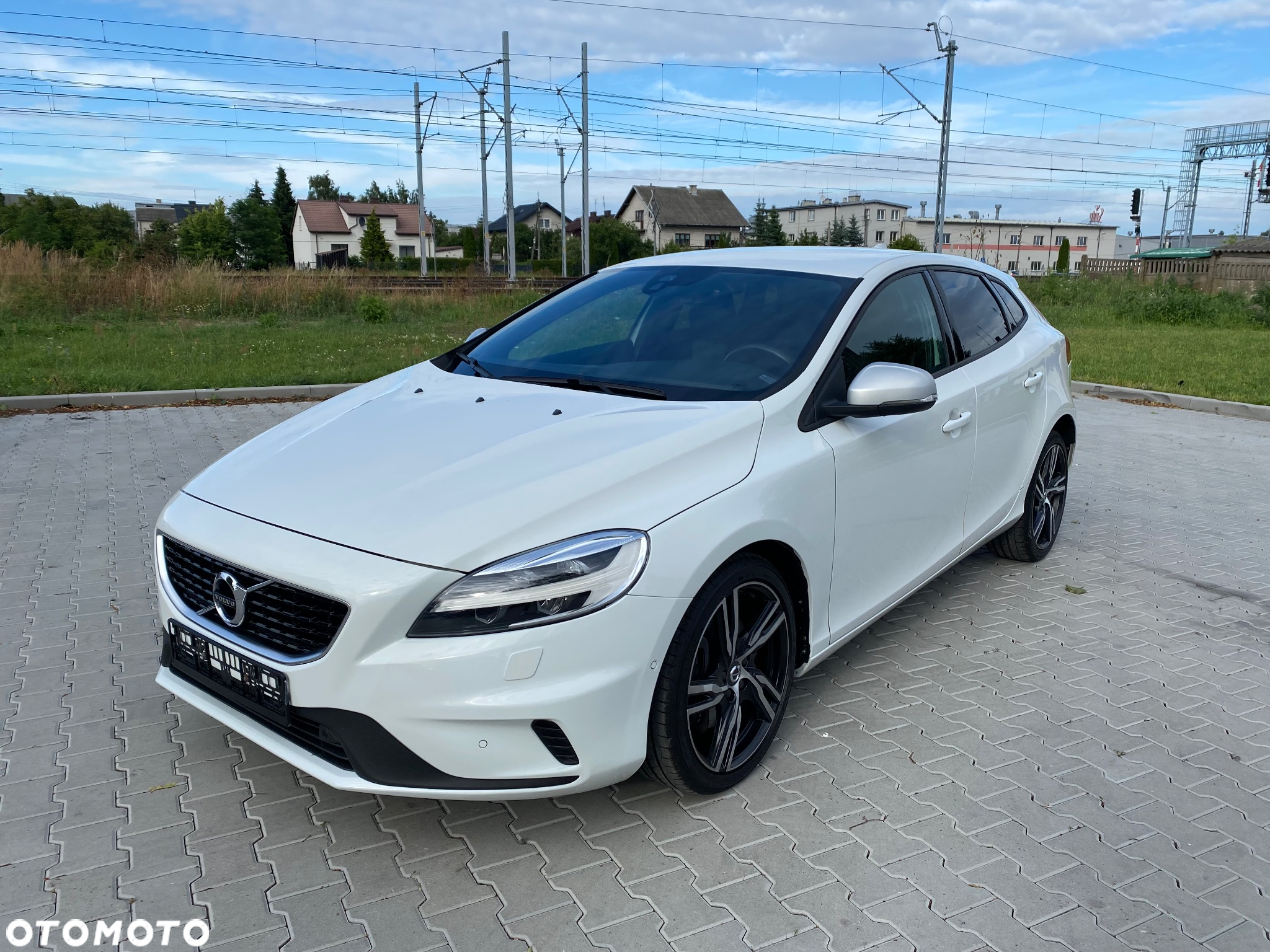 Volvo V40 D2 Drive-E SCR R-Design Momentum - 4