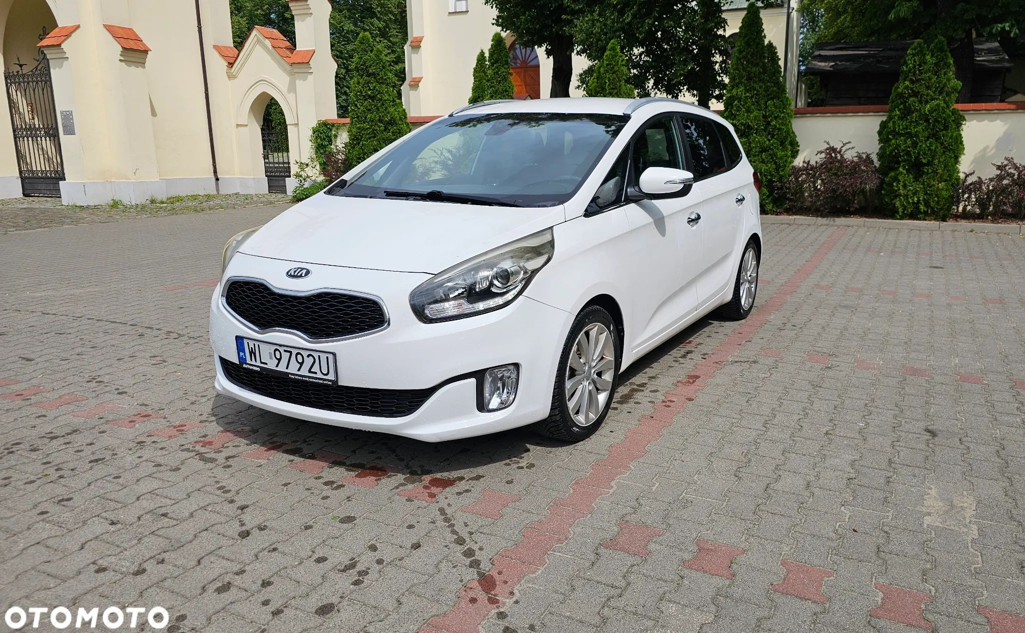 Kia Carens - 1