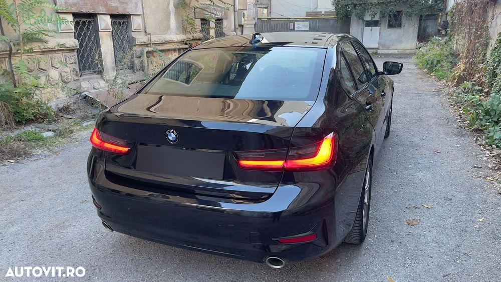 BMW Seria 3 330i AT Sport Line - 4