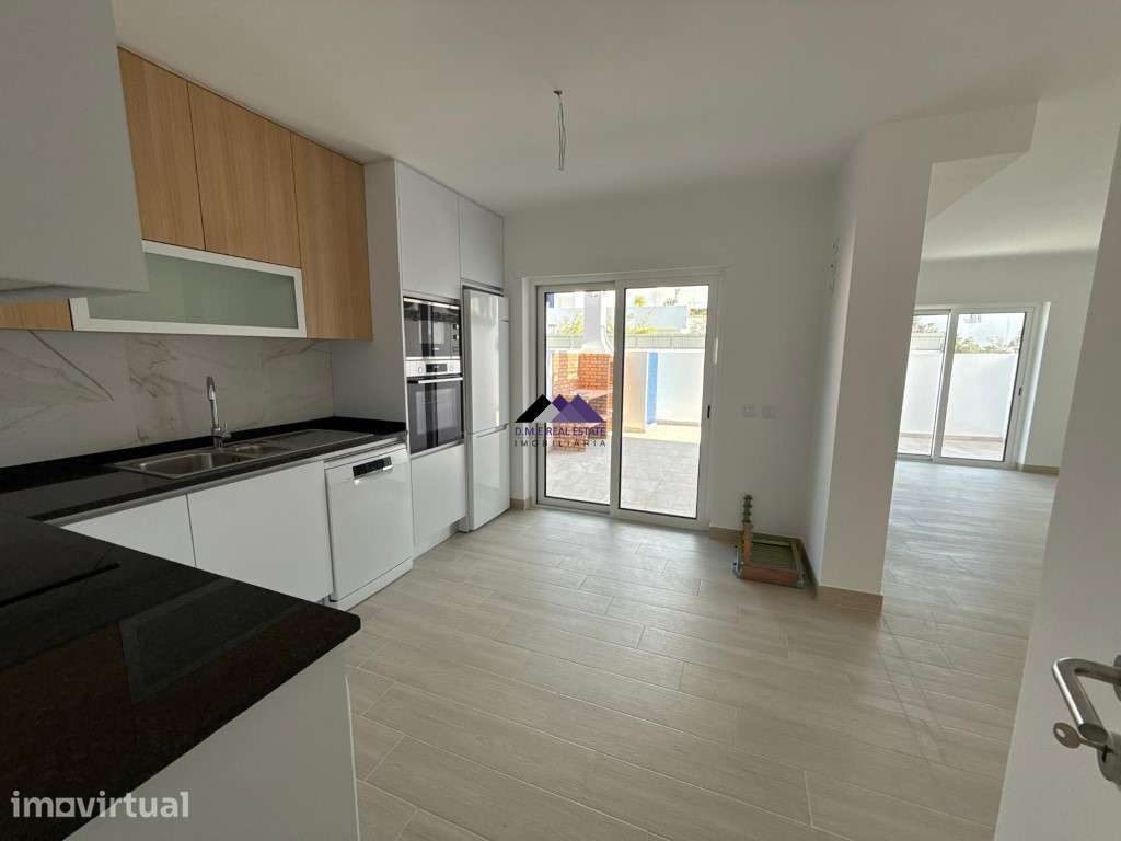 Apartamento T0+1 com Garagem e Acesso Direto à Praia - Manta Rota - Grande imagem: 2/39