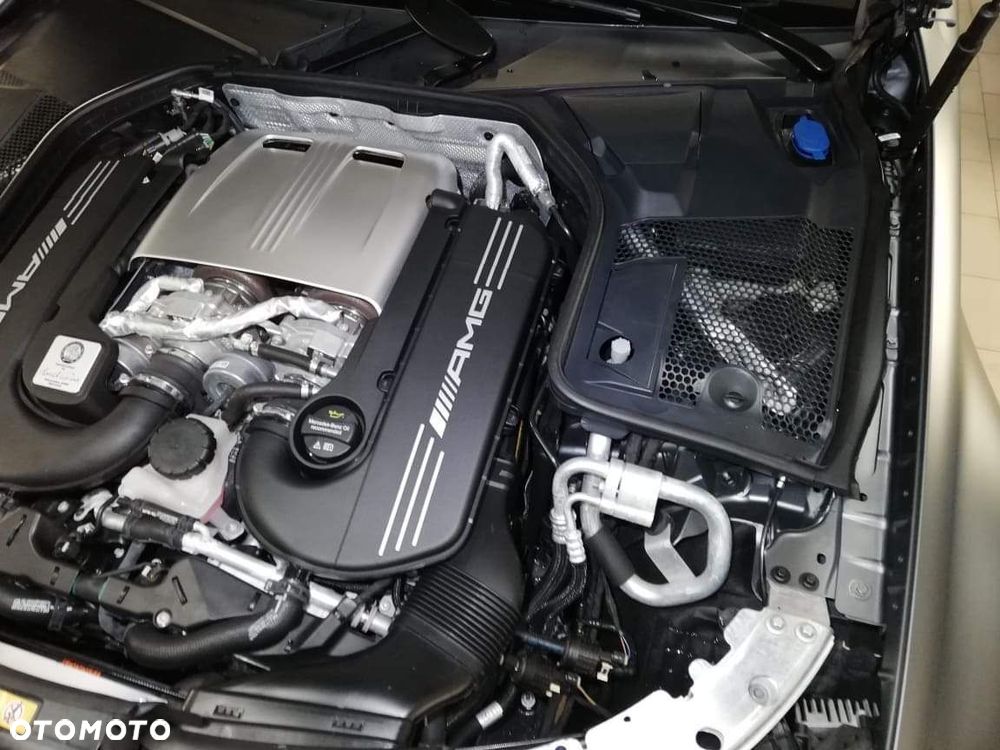 Mercedes-Benz Klasa C AMG 63 S AMG Speedshift 7G-MCT - 19