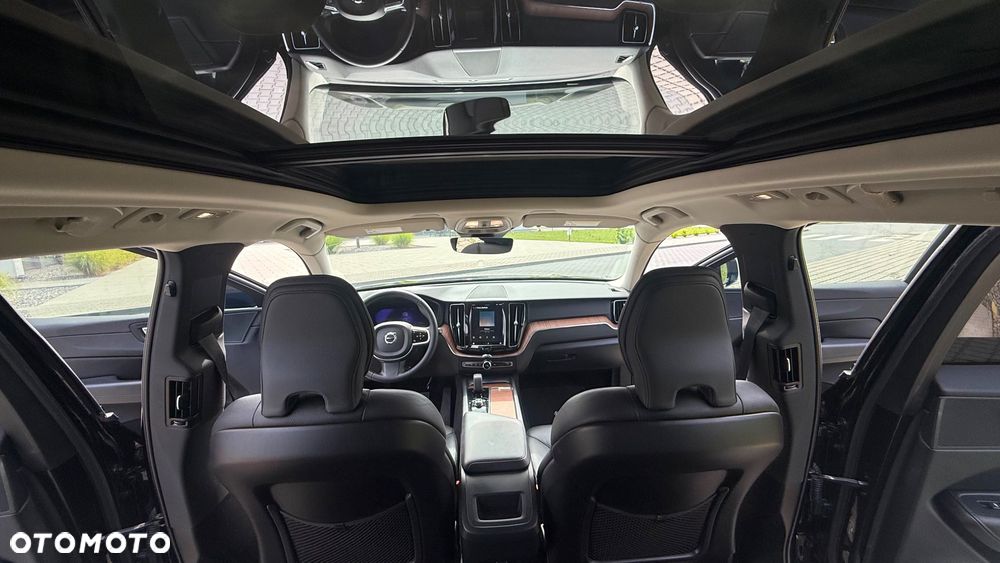 Volvo XC 60 B5 B AWD R-Design - 10