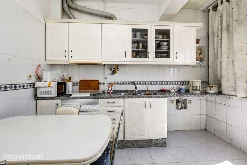 Excelente apartamento T2 em Camarate. - Grande imagem: 3/12