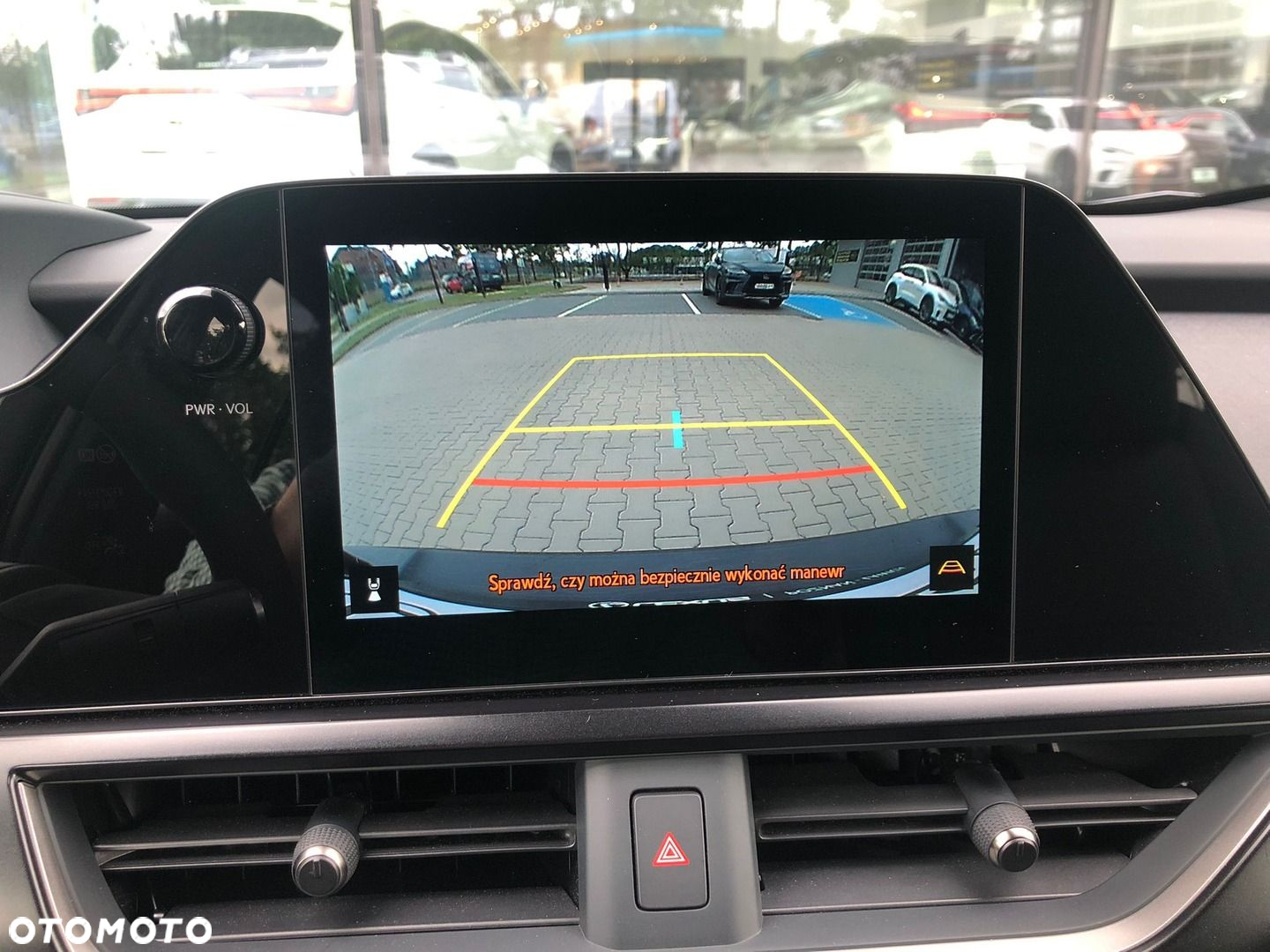 Lexus UX - 26