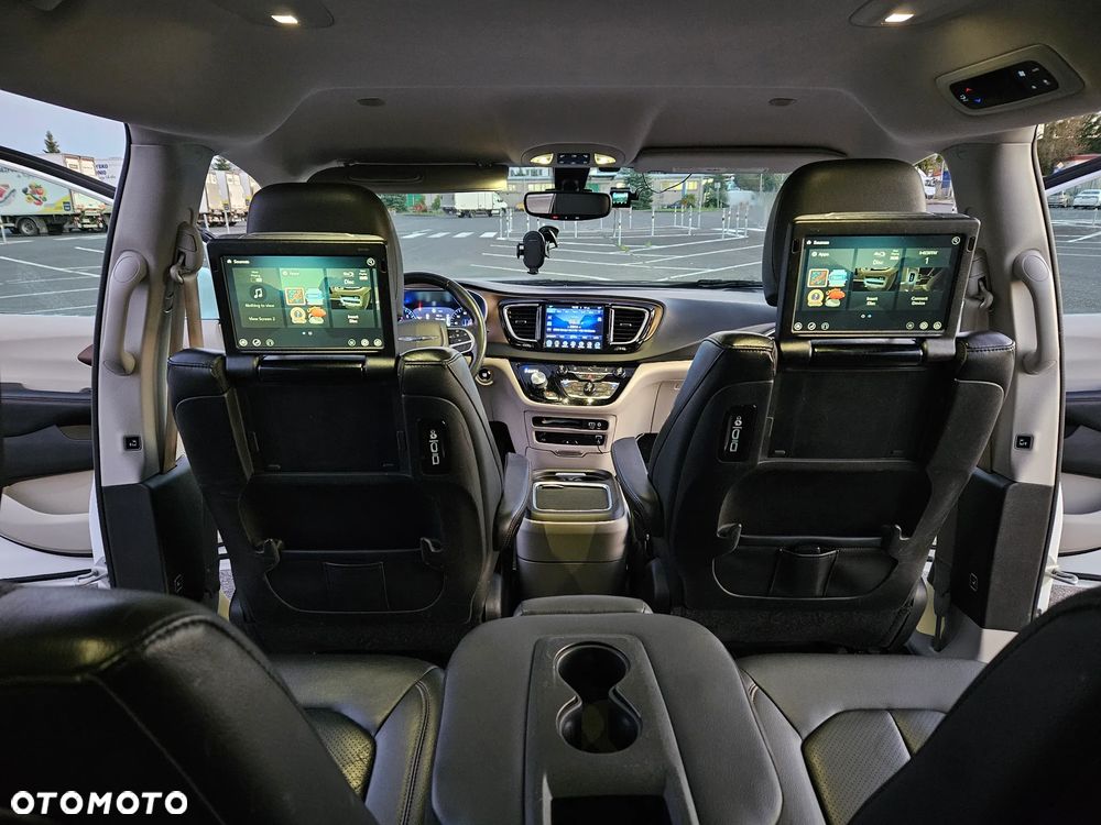 Chrysler Pacifica - 19
