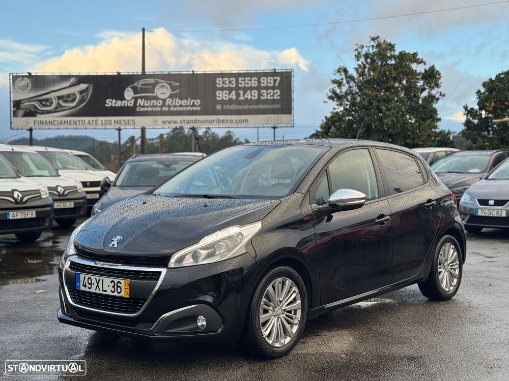 Peugeot 208 1.2 PureTech Signature - 1