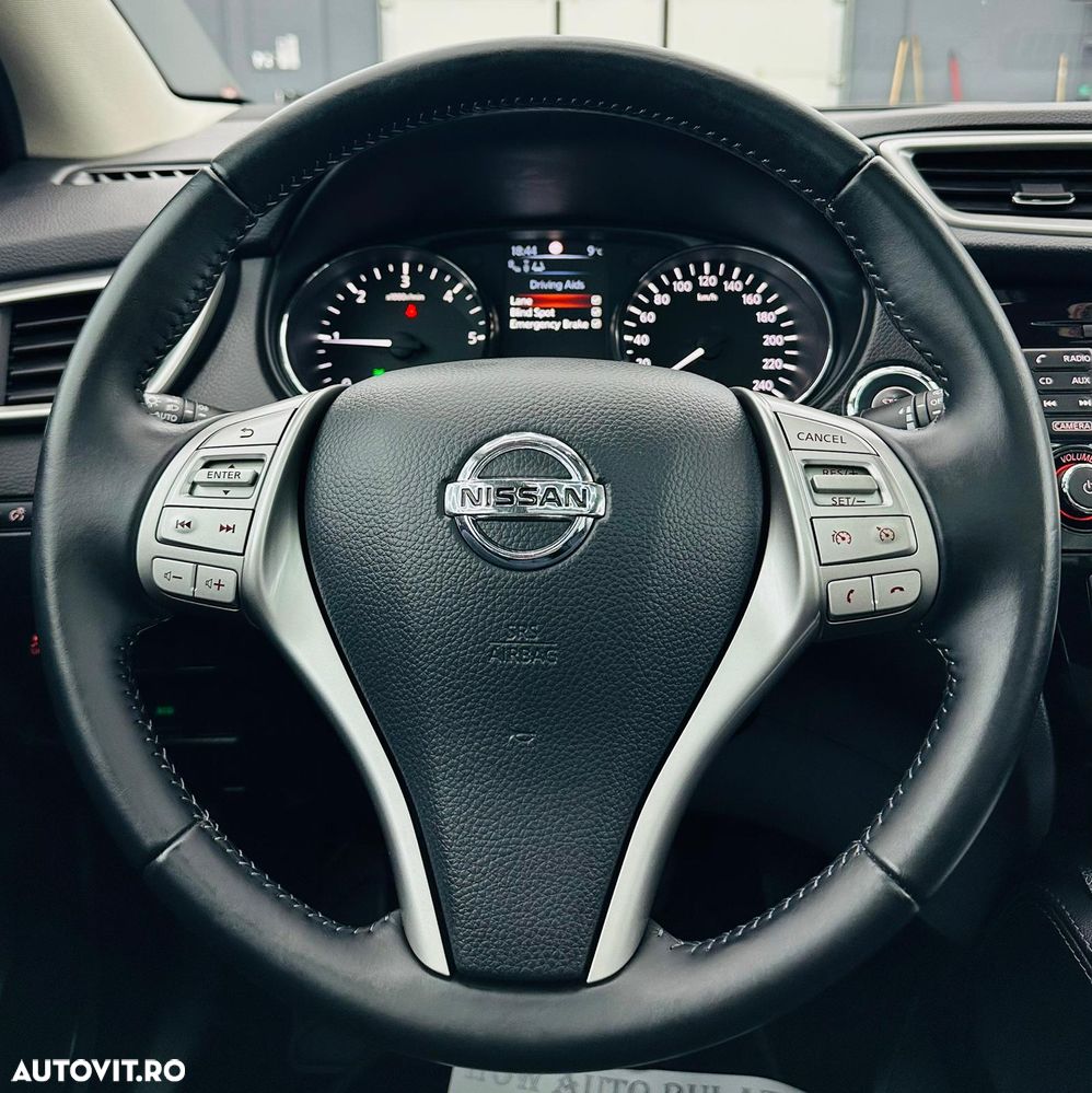 Nissan Qashqai 1.6 DCI Xtronic TEKNA - 35