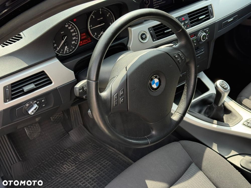 BMW Seria 3 320d - 21