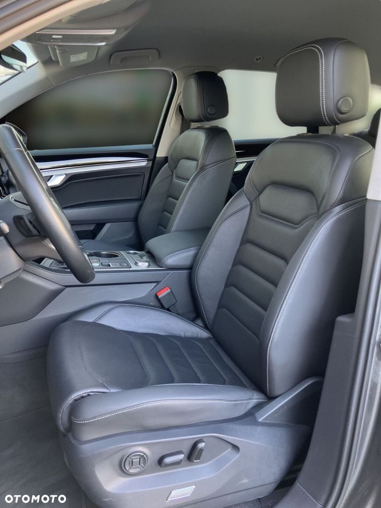 Volkswagen Touareg - 14