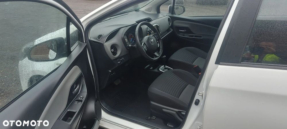 Toyota Yaris - 9
