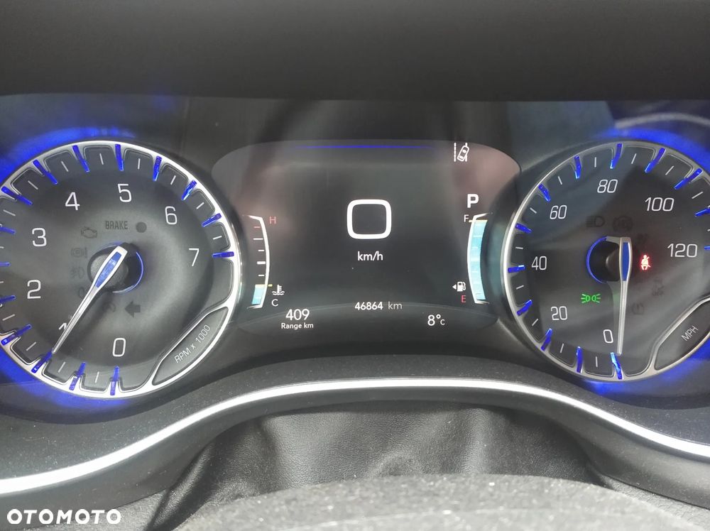 Chrysler Pacifica - 11