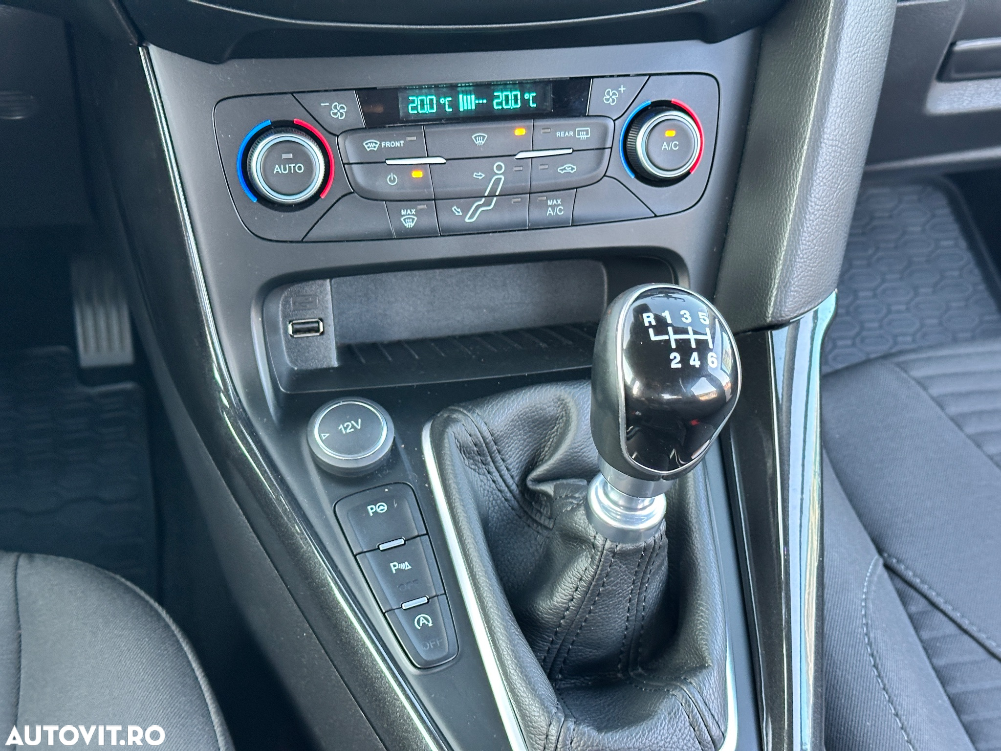 Ford Focus 1.5 EcoBlue Start-Stopp-System TITANIUM - 16