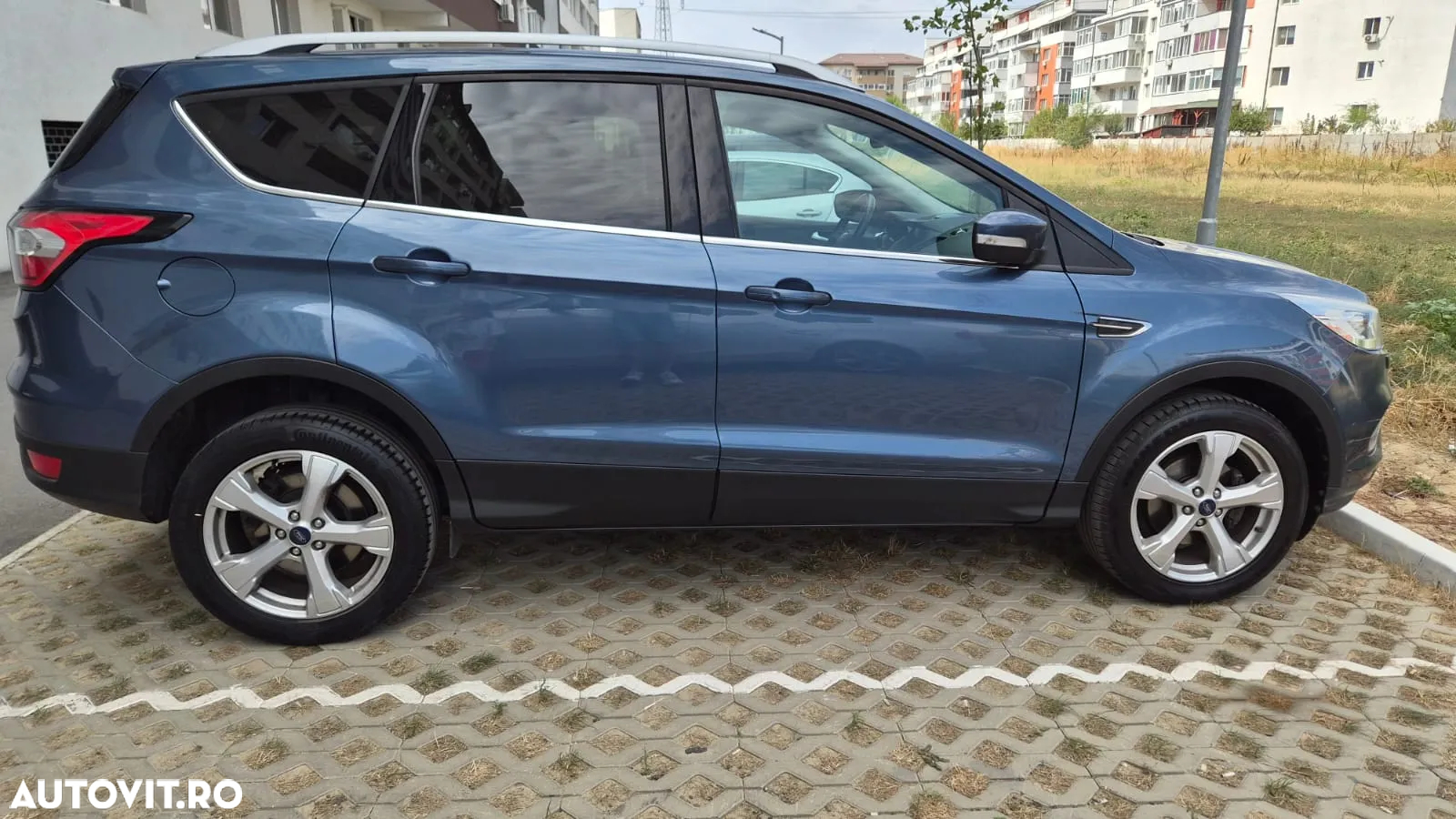 Ford Kuga 1.5 TDCi 2WD Titanium - 4