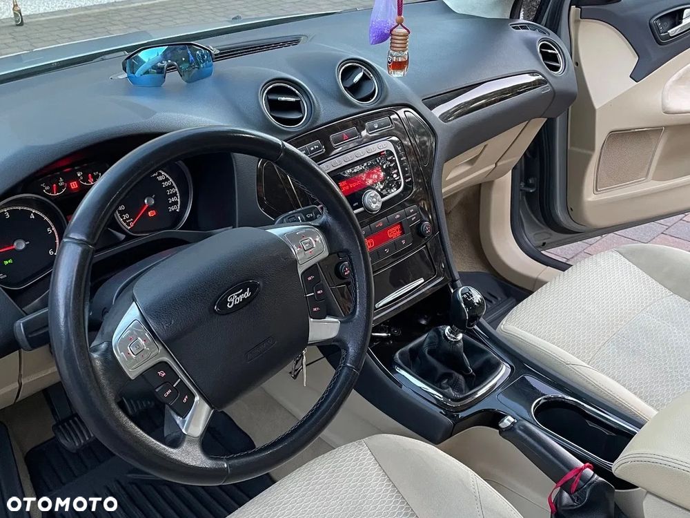 Ford Mondeo 1.8 TDCi Ghia - 17