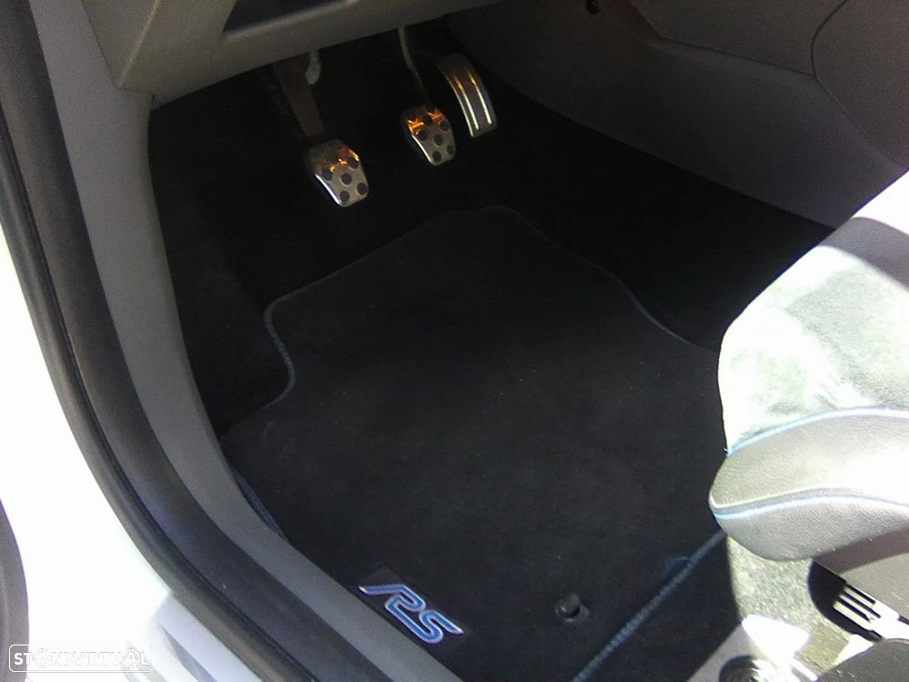Ford Focus 2.5 T RS - 21