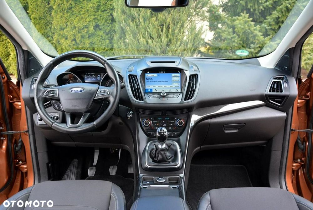 Ford Kuga 1.5 EcoBoost 2x4 Titanium - 20