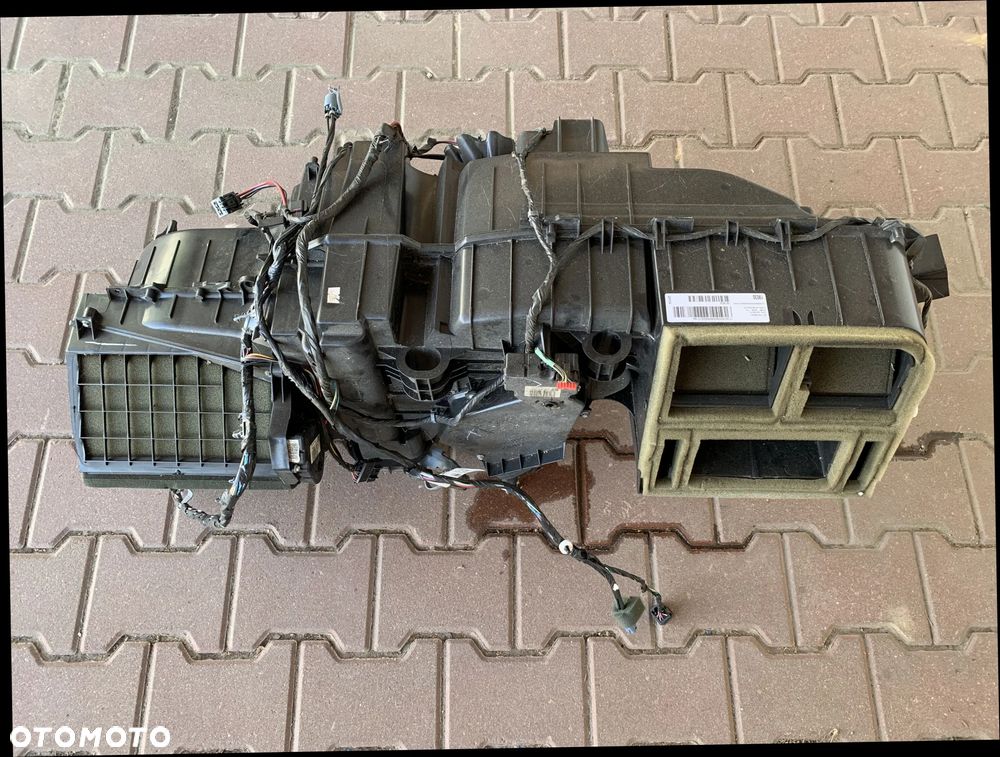 CADILLAC ESCALADE III 6,2 V8 2006-2014 NAGRZEWNICA - 1