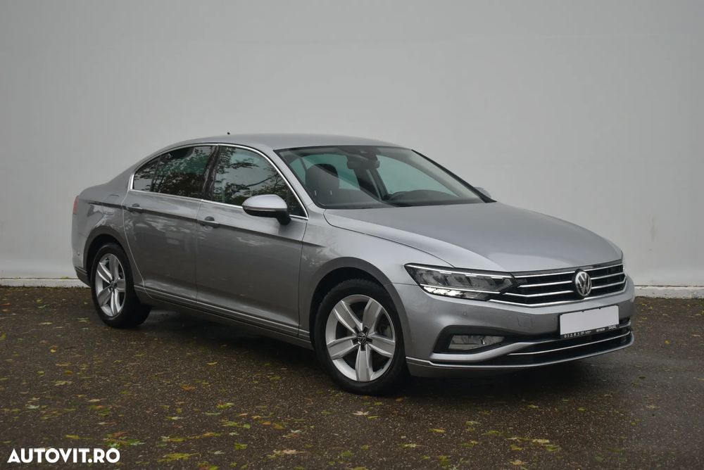 Volkswagen Passat 2.0 TDI DSG Comfortline - 18