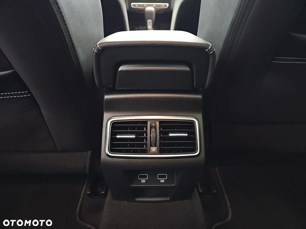 Renault Megane 1.3 TCe Techno EDC - 30
