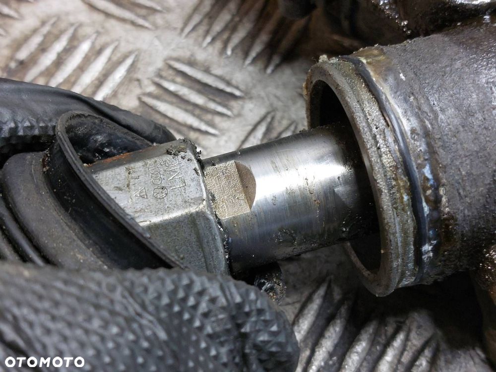 MAGLOWNICA PRZEKŁADNIA KIEROWNICZA VOLKSWAGEN PASSAT B5 8D1422072 - 8