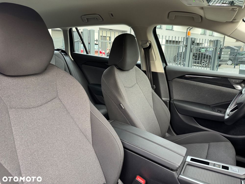 Volkswagen Passat - 21