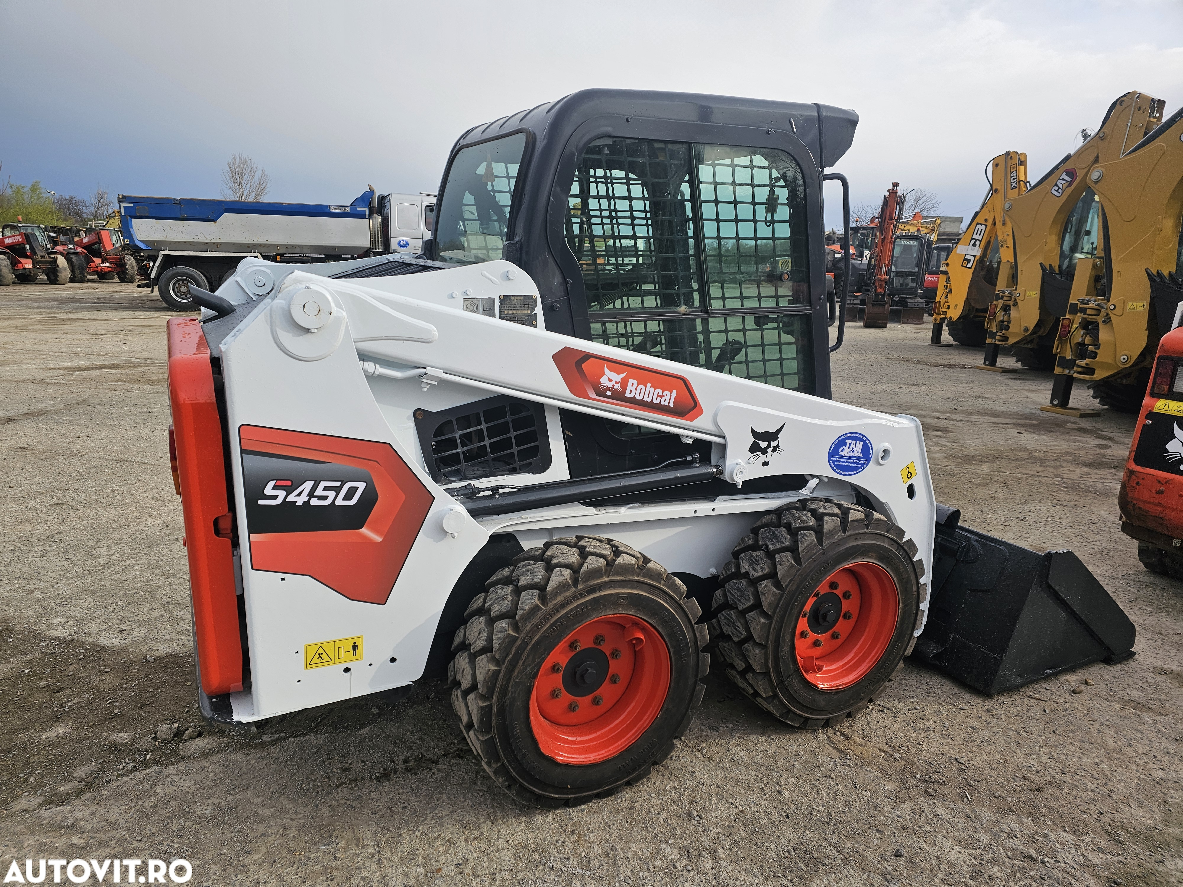 Bobcat S450 miniincarcator bobcat mini incarcstor skid steer excavator - 4