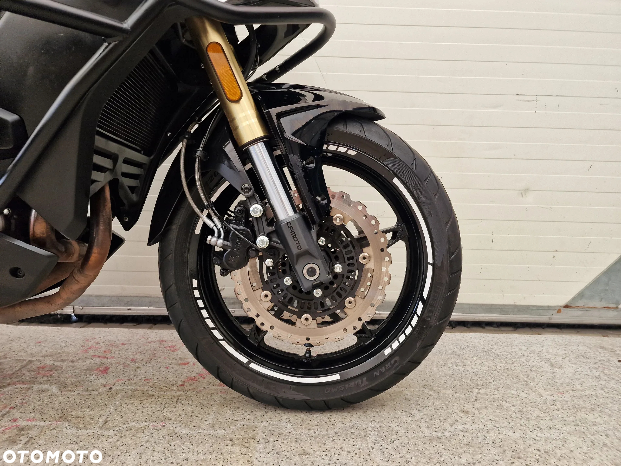 CFMoto MT - 16