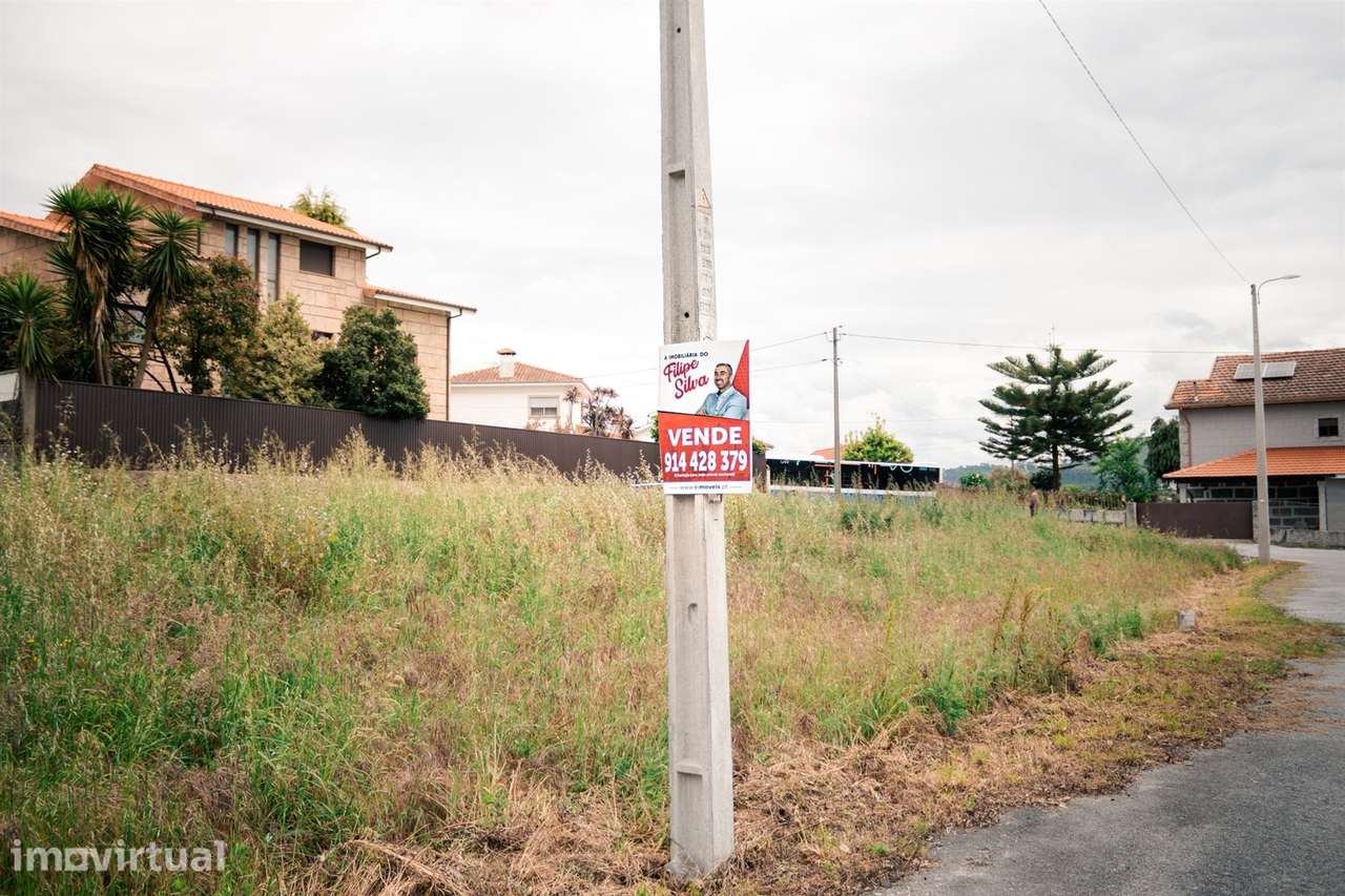 Lote de Terreno  Venda em Lustosa e Barrosas (Santo Estêvão),Lousada - Grande imagem: 2/11