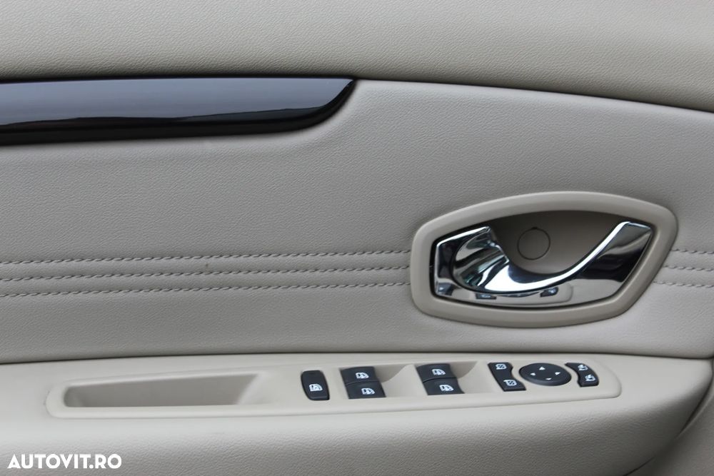 Renault Grand Scenic ENERGY dCi 130 S&S Bose Edition - 17