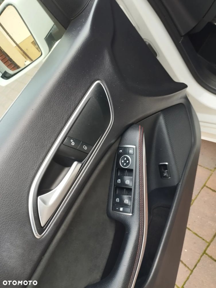 Mercedes-Benz CLA - 9