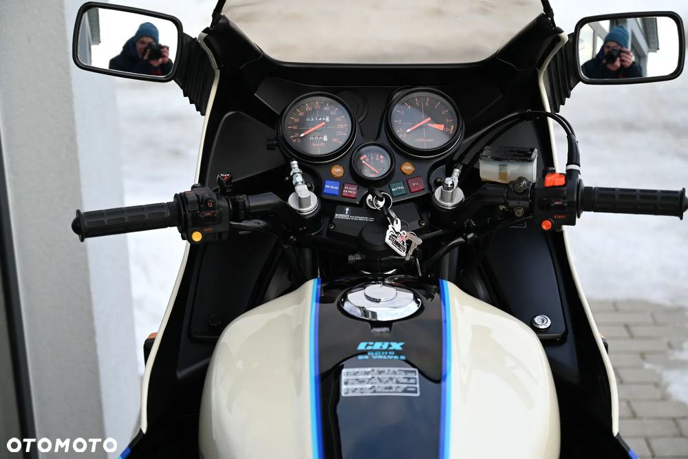 Honda CBX - 7
