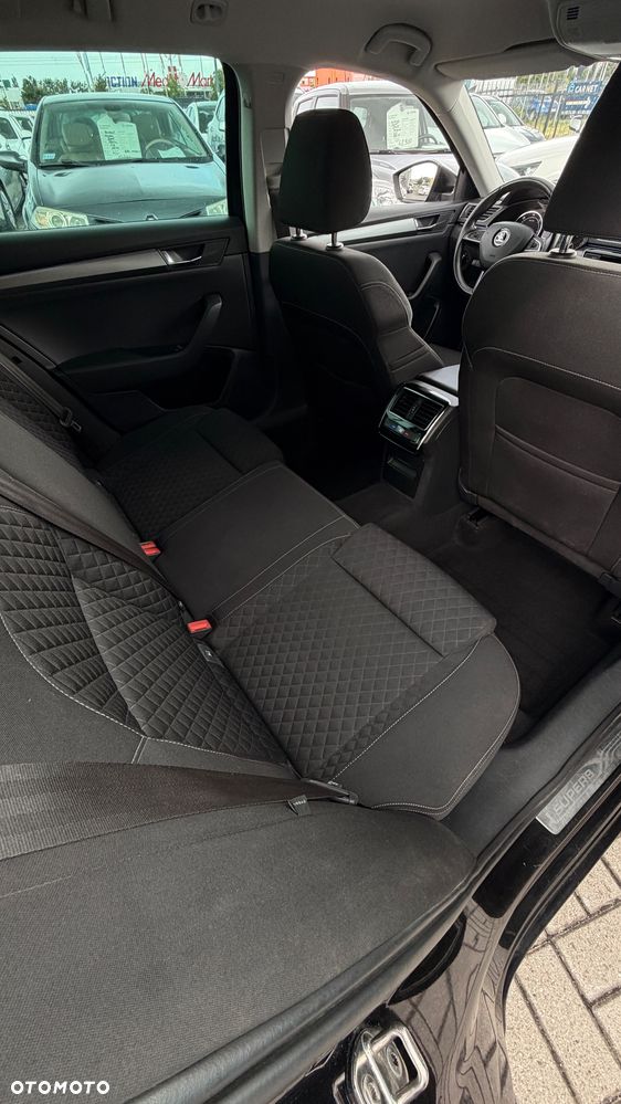Skoda Superb 2.0 TDI Active DSG - 8