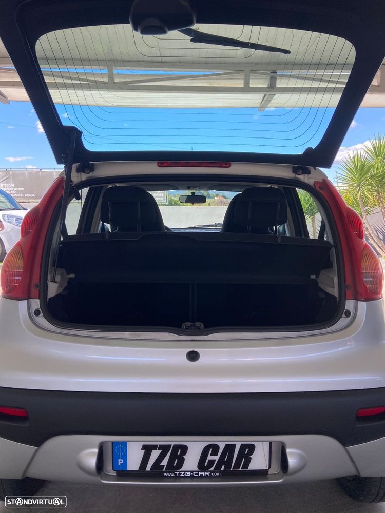 Peugeot 107 1.0 Trendy - 34