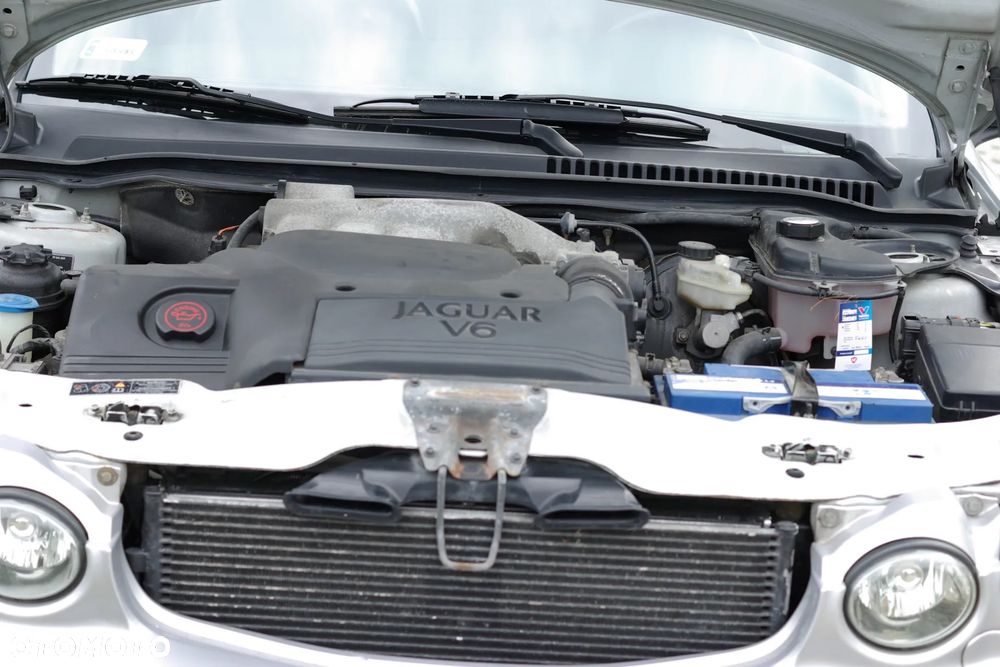 Jaguar X-Type 2.5 V6 4x4 - 17