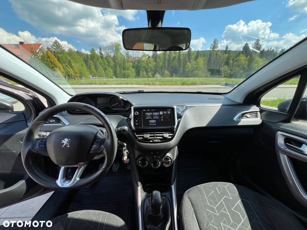 Peugeot 2008 1.2 Pure Tech Active - 12