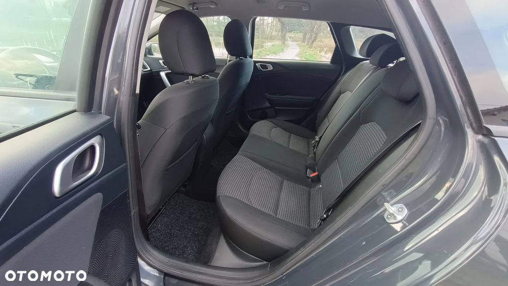 Kia Ceed 1.4 Attract - 18