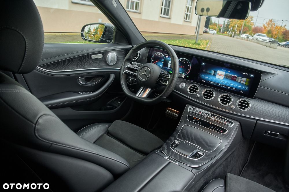 Mercedes-Benz Klasa E 200 4-Matic AMG - 26