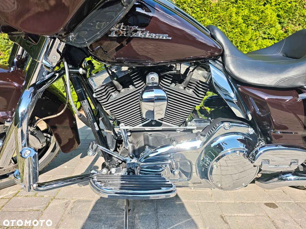 Harley-Davidson Touring Street Glide - 16