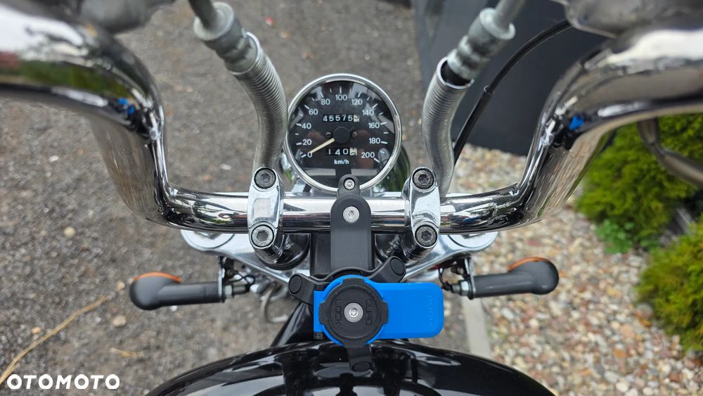 Suzuki Intruder - 17