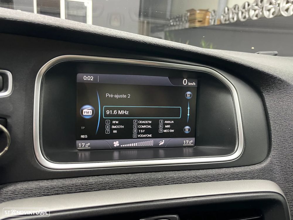 Volvo V40 1.6 D2 Momentum Eco - 19