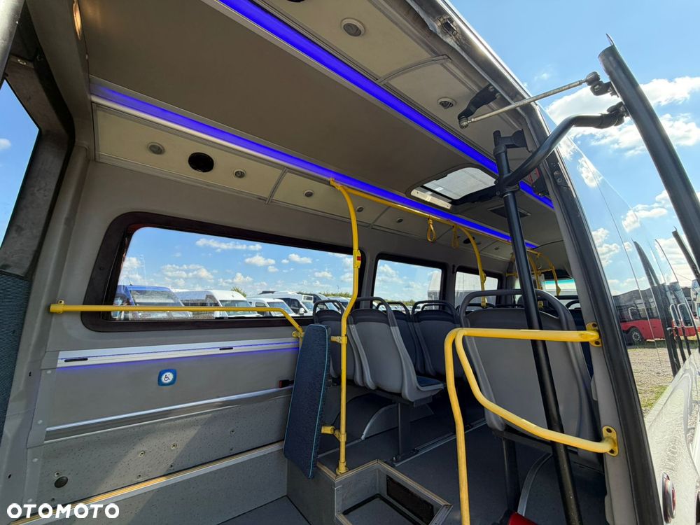 Mercedes-Benz Sprinter 517 - 13