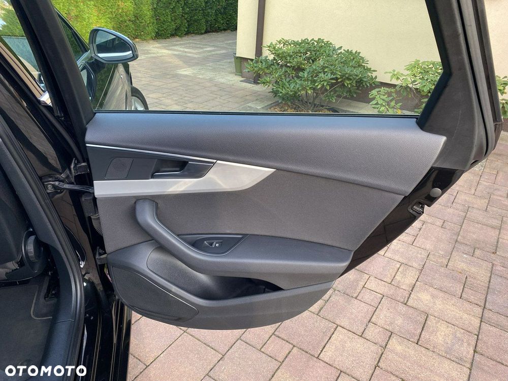 Audi A4 Limousine - 34