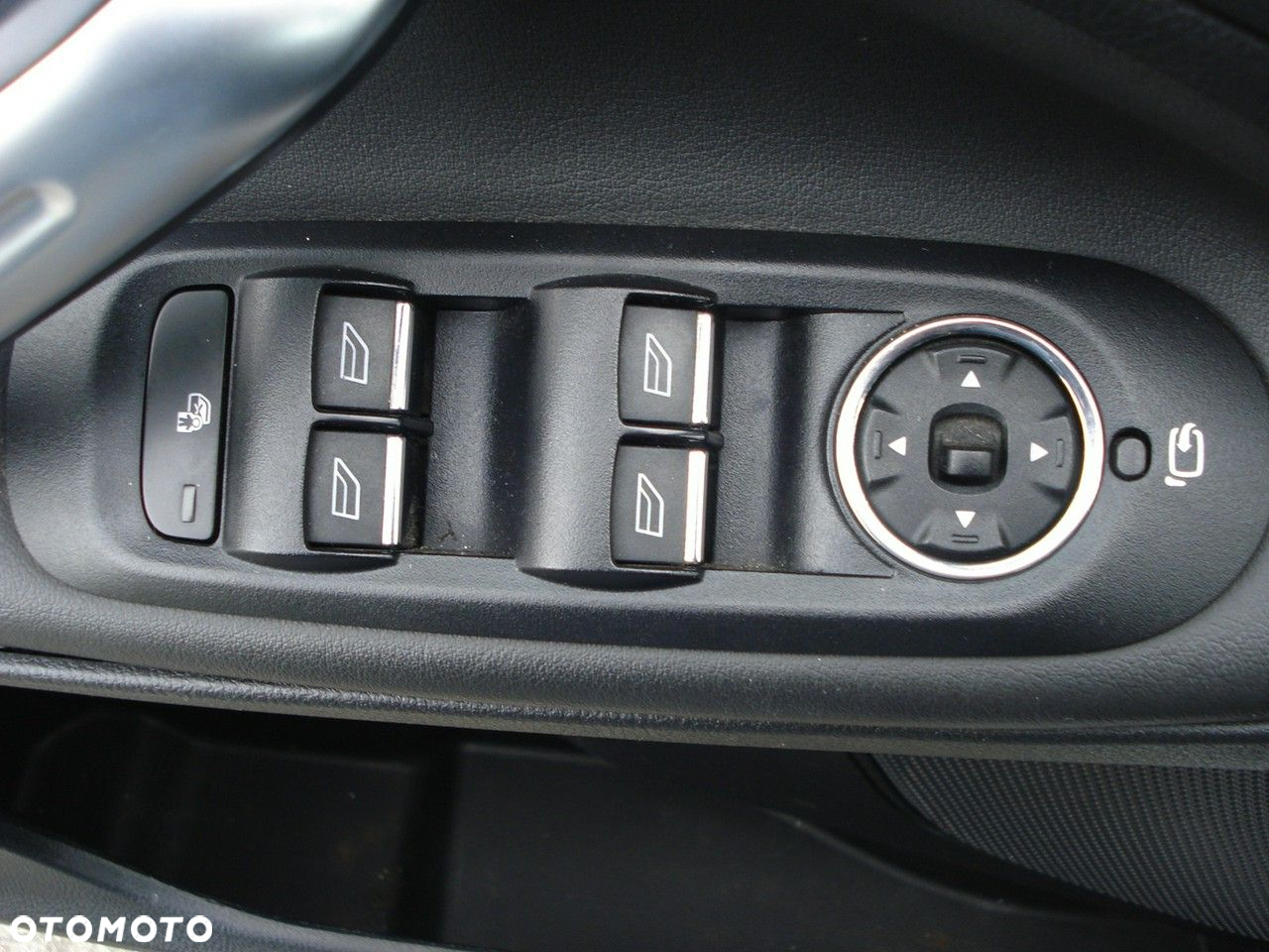 Ford S-Max - 11