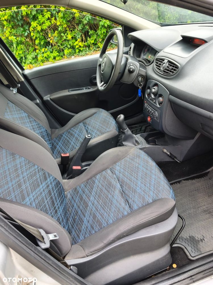 Renault Clio - 6