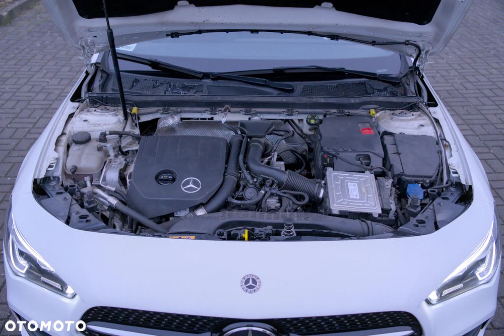 Mercedes-Benz CLA 180 AMG Line - 20