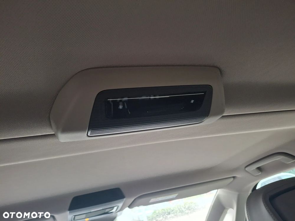 Volkswagen Multivan 2.0 TDI L2 Style DSG - 28