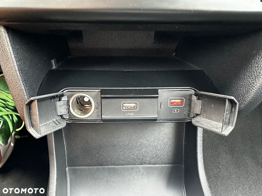 Kia Niro 64kWh XL - 34