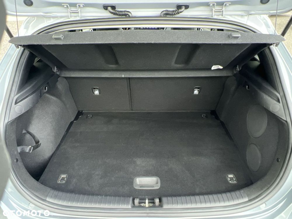 Kia Ceed - 27