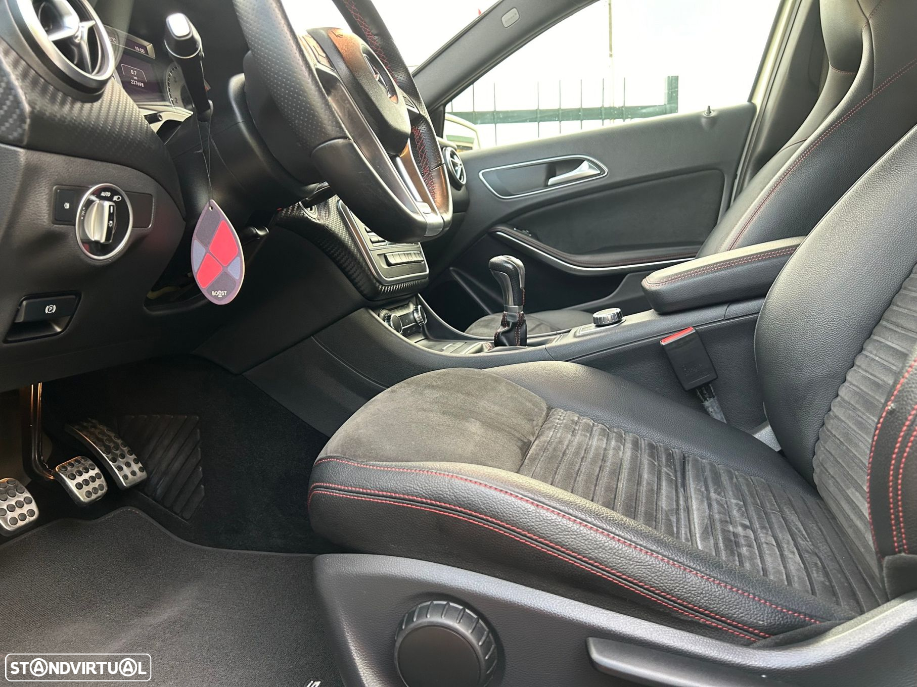 Mercedes-Benz A 200 CDi BE AMG Line - 32