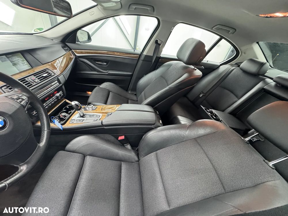 BMW Seria 5 520d Aut. - 24